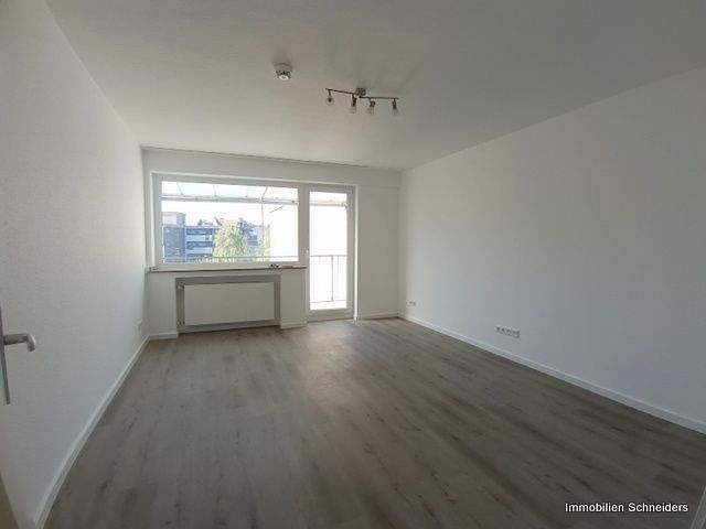 Düsseldorf-Oberbilk, Heerstraße 27 - Komplett sanierte Wohnung mit 2 Balkonen + Küchenzeile ab Oktober zu mieten !! 2 zimmer