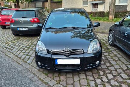 Toyota Yaris 180.000 km 2.400 &euro; Duisburg 47226