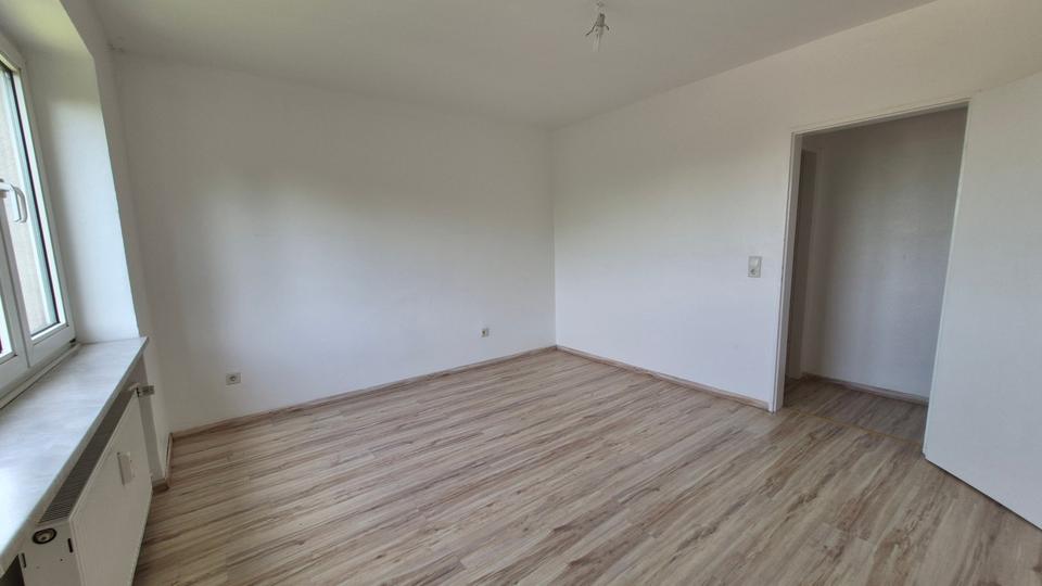 Etagenwohnung Duisburg Rheinhausen - 2.5 Zimmer, 49 m&sup2;, 95.000&euro; | Angebot:27000609