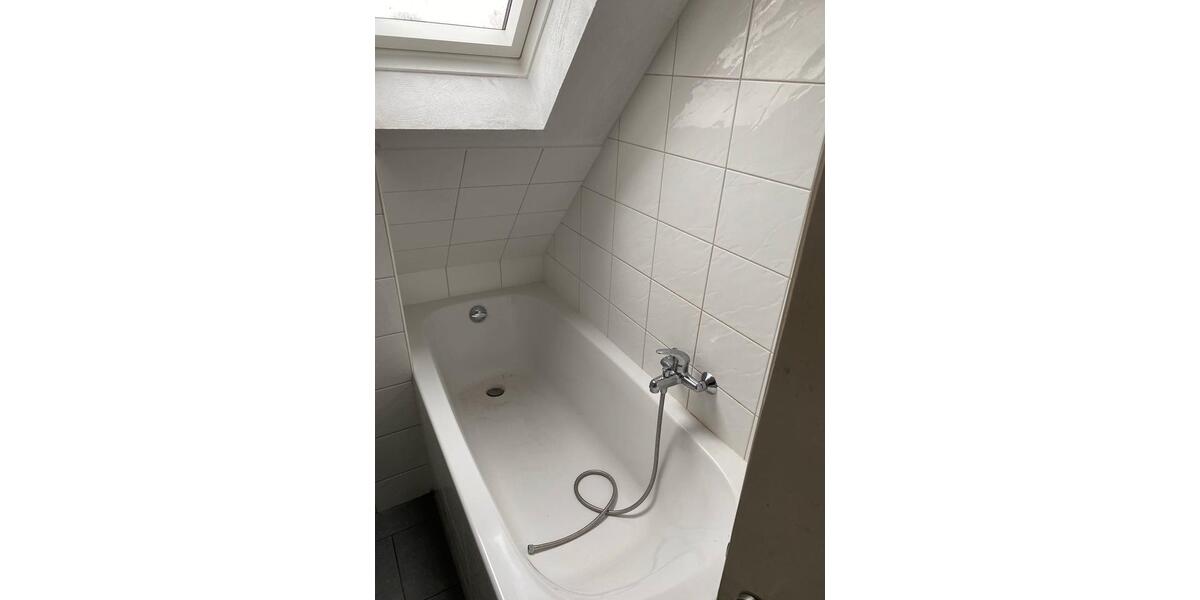 Dachgeschoßwohnung Krefeld Fischeln - 2 Zimmer, 43 m&sup2;, 500&euro; | Angebot:25195487