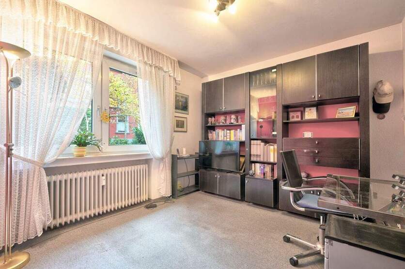 Ein Zuhause, das Generationen verbindet - Gepflegtes Zweifamilienhaus mit Garten 6 zimmer