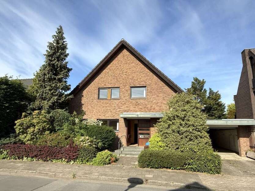 Haus zum Kaufen in Krefeld Traar 598.000 € 152 m²