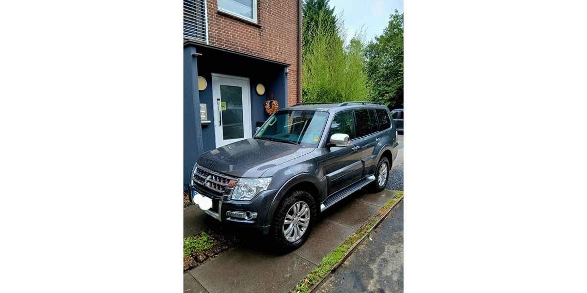 Mitsubishi Pajero 80.000 km 29.900 &euro; Alpen 46519