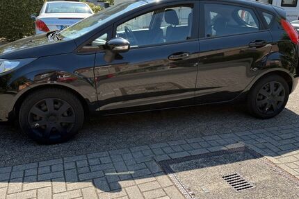 Ford Fiesta 121.237 km 4.000 &euro; Neuss 41469