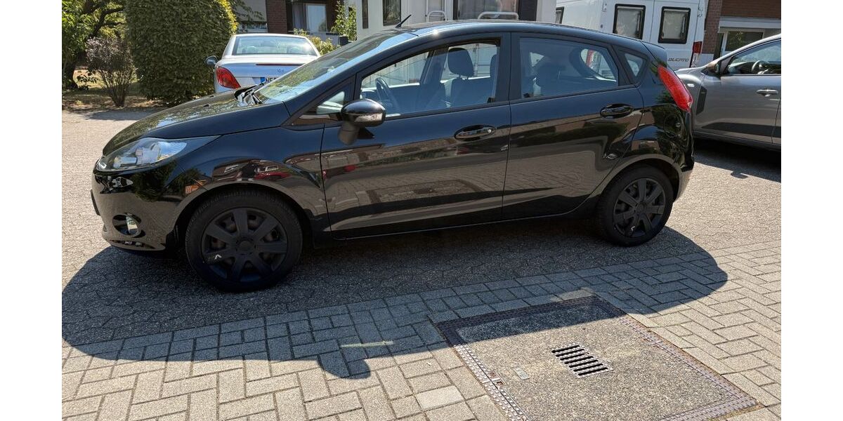 Ford Fiesta 121.237 km 4.000 &euro; Neuss 41469