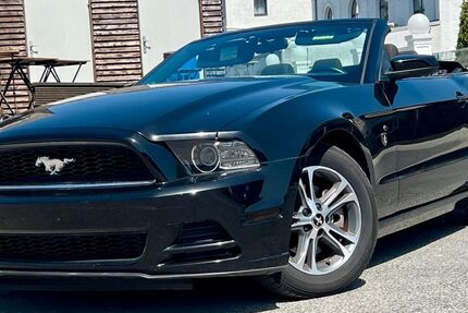 Ford Mustang 147.600 km 10.500 &euro; Gelsenkirchen 45884