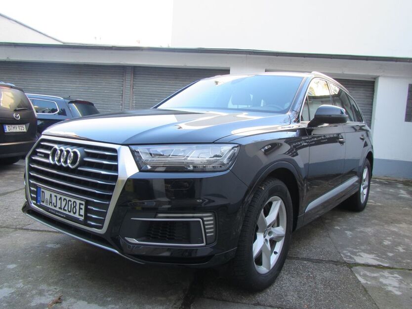 Audi Q7 99.000 km 34.990 € Düsseldorf 40210