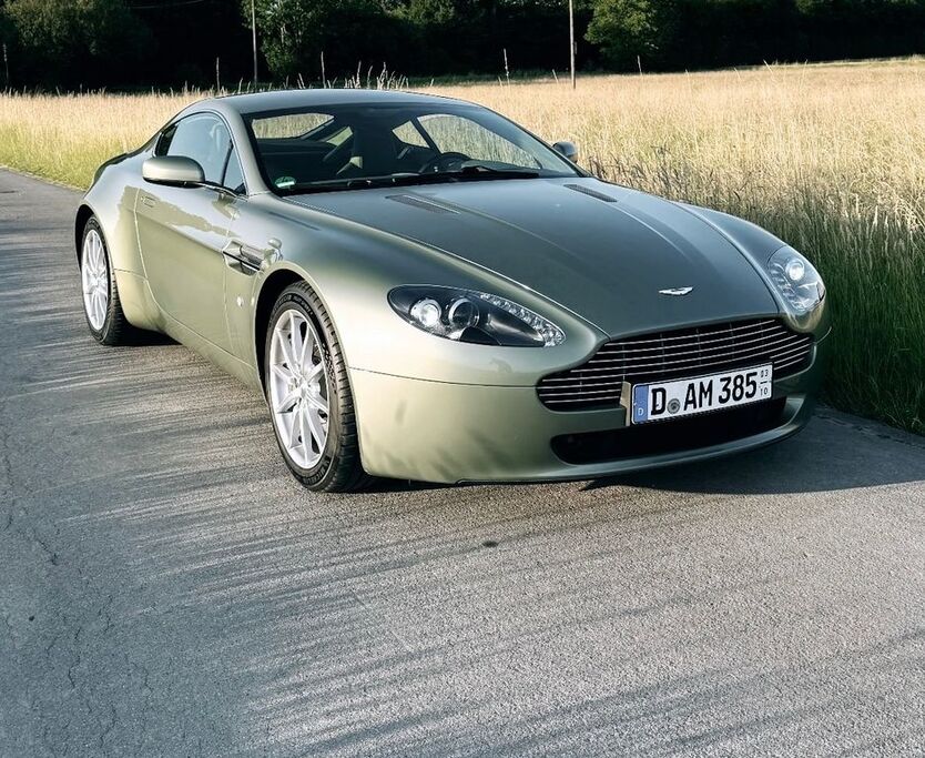 V8 Vantage