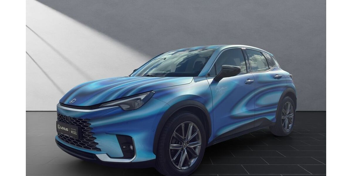 Lexus LBX 1.555 km 34.950 &euro; Wesel 46485