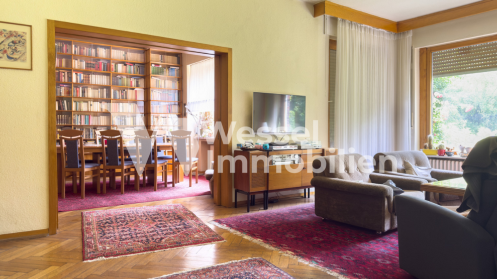 Haus zum Kaufen in Duisburg 360.000 € 300 m²