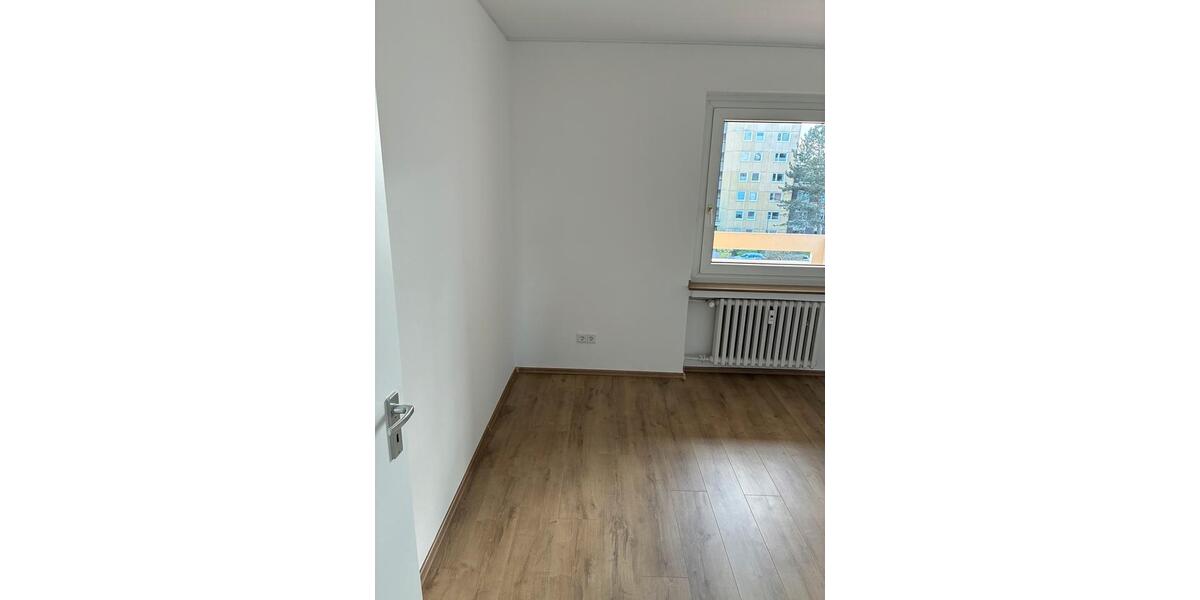 Etagenwohnung Düsseldorf Derendorf - 3 Zimmer, 70 m&sup2;, 1.200&euro; | Angebot:26362632