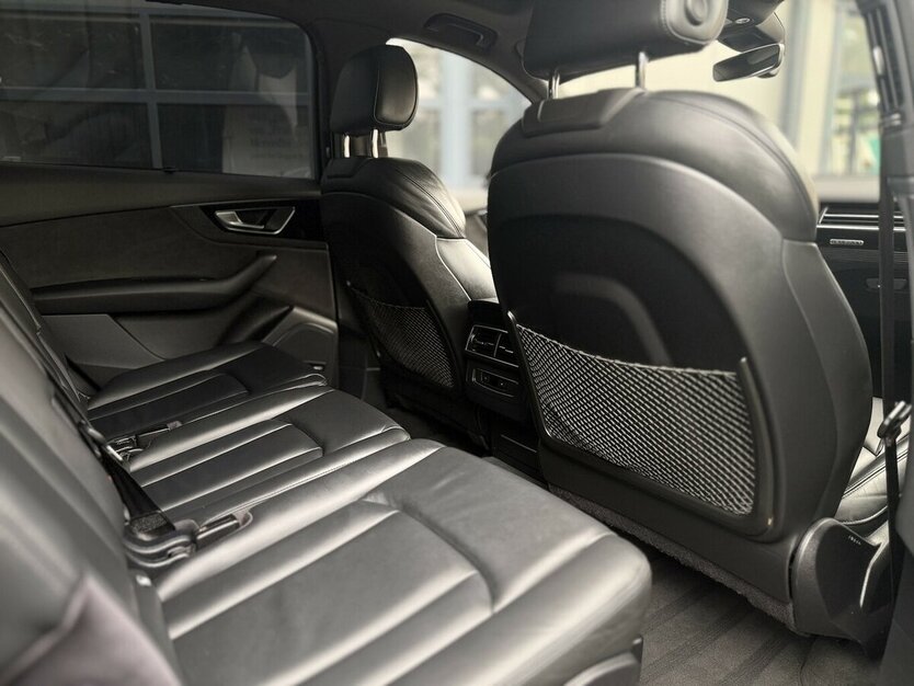 Audi Q7 3.0 TDI e-tron quattro / Panorama / Kamera 179.000 km 31.500 € Mönchengladbach 41066