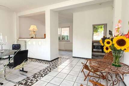 Wohnung zum Kaufen in Tönisvorst Sankt Tönis 249.000 € 105 m² 3.5 zimmer