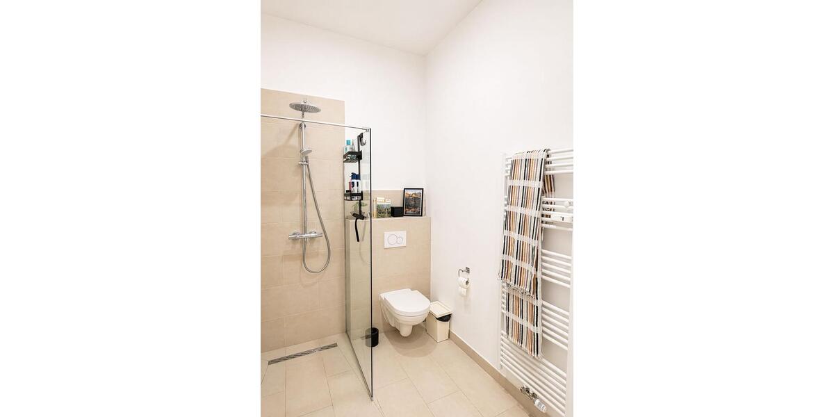 Etagenwohnung Düsseldorf Oberbilk - 3 Zimmer, 108 m&sup2;, 2.285&euro; | Angebot:26327038