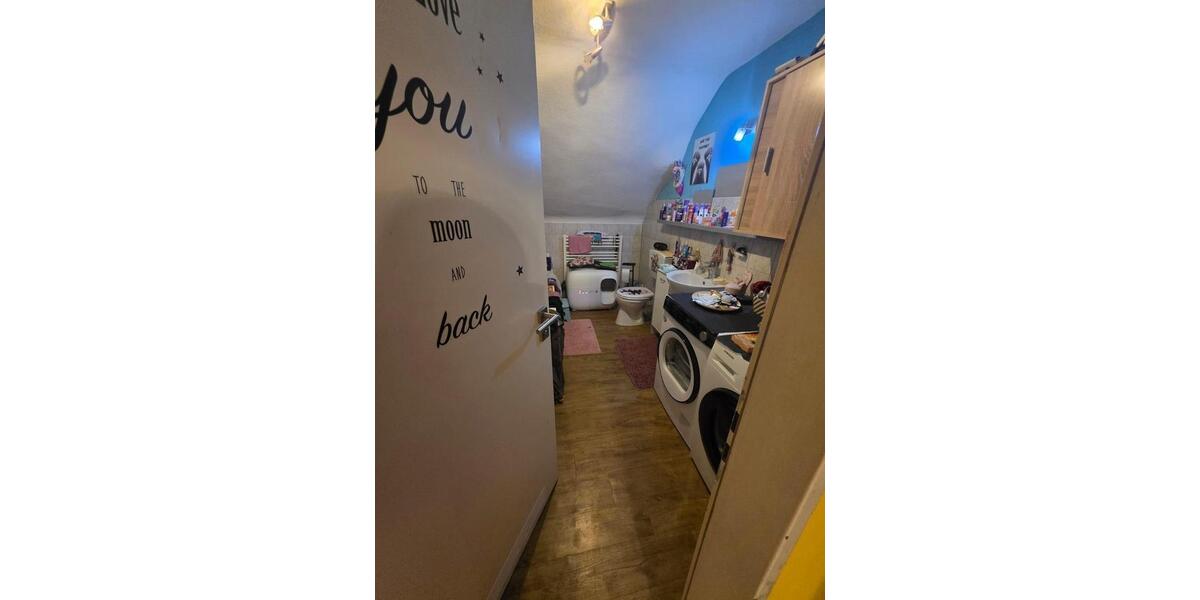 Dachgeschoßwohnung Krefeld Cracau - 4 Zimmer, 86 m&sup2;, 695&euro; | Angebot:26151684