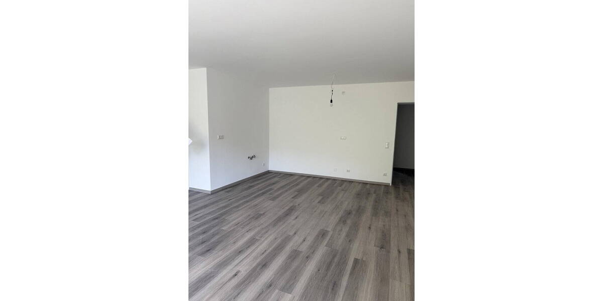 Etagenwohnung Düsseldorf Oberkassel - 2 Zimmer, 110 m&sup2;, 1.691&euro; | Angebot:26329682