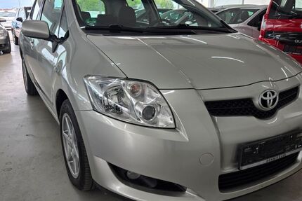 Toyota Auris 64.330 km 5.999 &euro; Rheinberg 47495