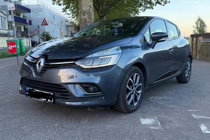 Renault Clio 142.000 km 6.900 &euro; Düsseldorf 40549