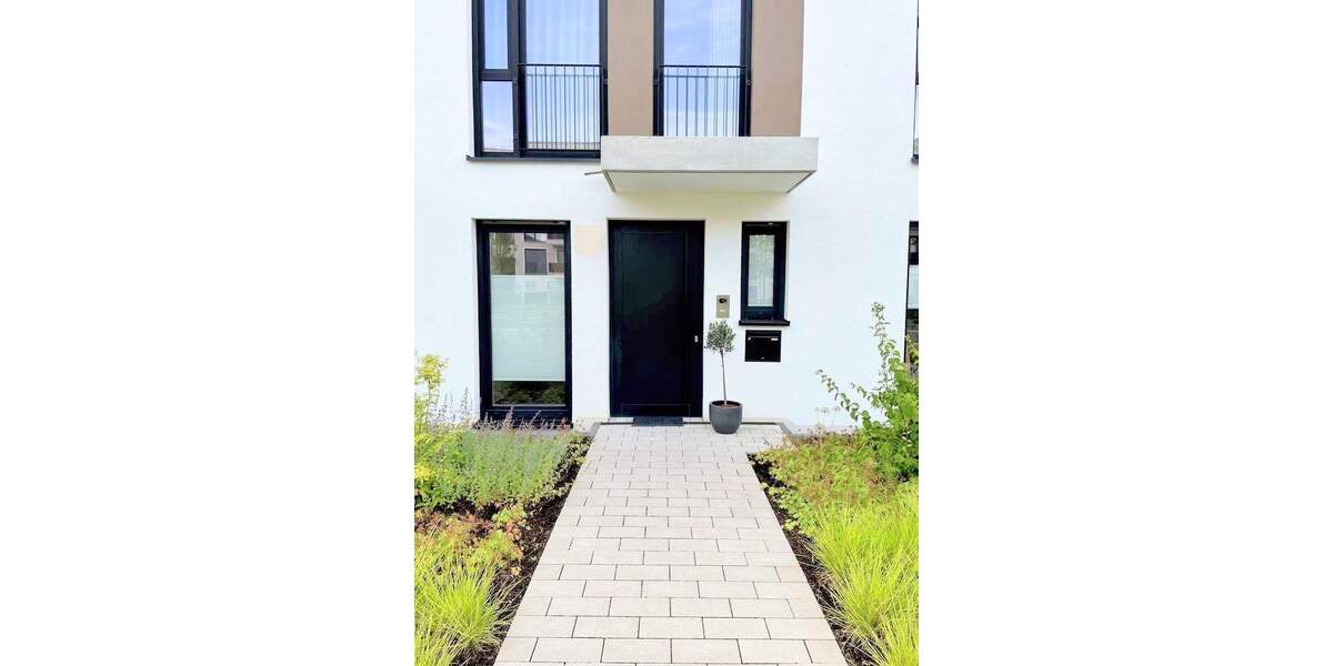 Mehrfamilienhaus, Wohnhaus Düsseldorf Heerdt - 5 Zimmer, 125 m&sup2;, 3.100&euro; | Angebot:25400416