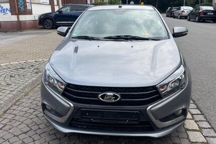 Lada Vesta 99.000 km 6.999 &euro; Gelsenkirchen 45879