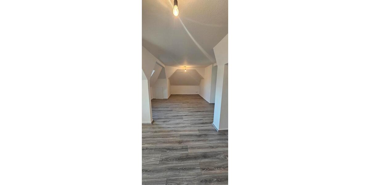 Dachgeschoßwohnung Duisburg Essenberg - 3 Zimmer, 73 m&sup2;, 529&euro; | Angebot:24979248