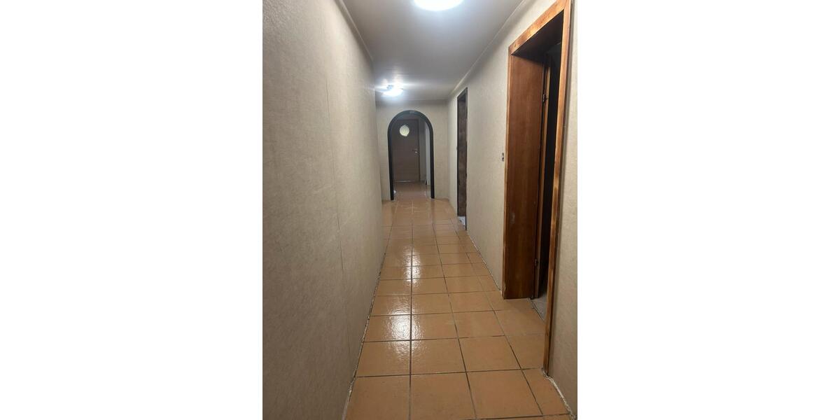 Etagenwohnung Velbert Langenberg - 4 Zimmer, 120 m&sup2;, 1.250&euro; | Angebot:25304052