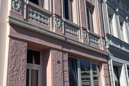 Altbau-Traum auf drei Ebenen mit Garten