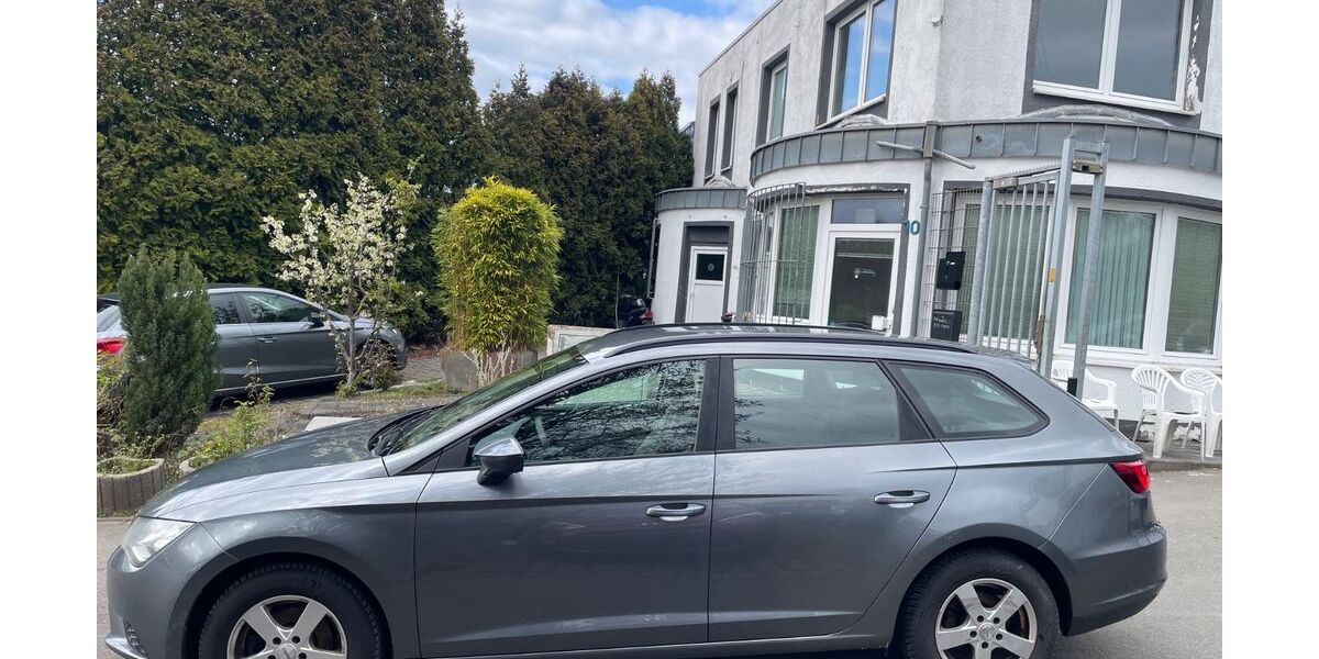 Seat Leon 152.000 km 5.900 &euro; Essen 45326