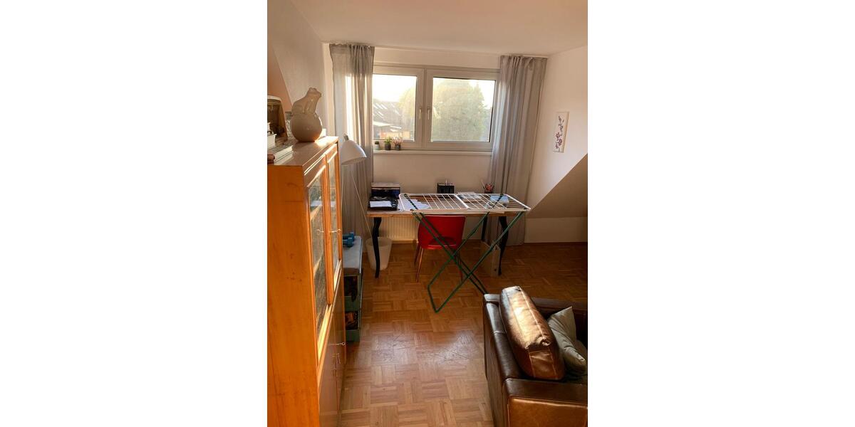 Dachgeschoßwohnung Essen Stadtbezirk V - 2.5 Zimmer, 46 m&sup2;, 460&euro; | Angebot:26444545