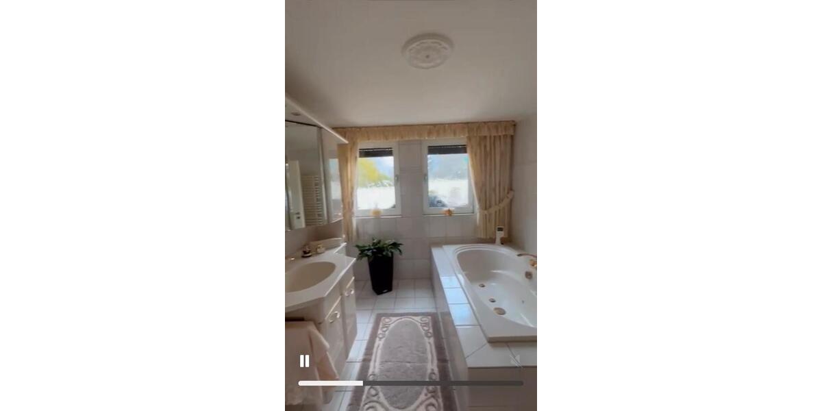 Bungalow Gelsenkirchen Gelsenkirchen-Mitte - 8 Zimmer, 250 m&sup2;, 1.950&euro; | Angebot:26107848