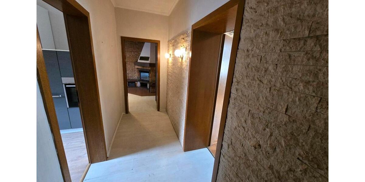 Erdgeschoßwohnung Duisburg Hamborn - 5 Zimmer, 166 m&sup2;, 175.000&euro; | Angebot:27108703