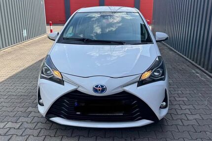 Toyota Yaris 96.911 km 12.300 &euro; Duisburg 47138