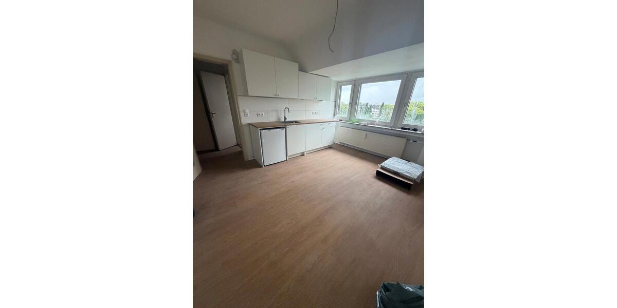 Dachgeschoßwohnung Düsseldorf Düsseltal - 2 Zimmer, 40 m&sup2;, 920&euro; | Angebot:26586344