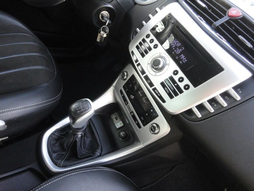 Lancia Delta Oro 1,9d 140 KW 2.Hd Klimatr+Navi+LederPDC 167.000 km 4.950 € Neuss 41462