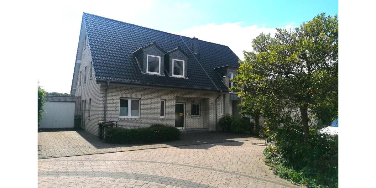 Helle DHH in Forstwald Laschenhütte, top Lage 6 zimmer