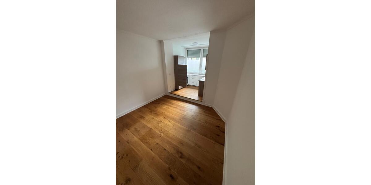 Erdgeschoßwohnung Essen Stadtbezirk III - 5 Zimmer, 142 m&sup2;, 1.480&euro; | Angebot:25515284