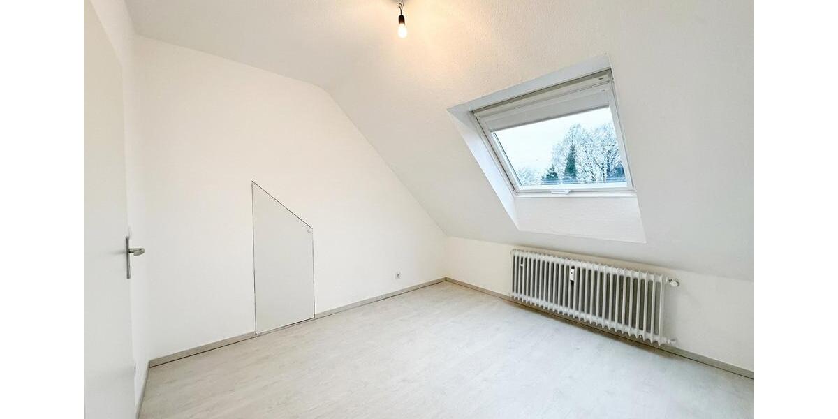 Dachgeschoßwohnung Krefeld Hülser Berg - 3 Zimmer, 57 m&sup2;, 695&euro; | Angebot:26365970