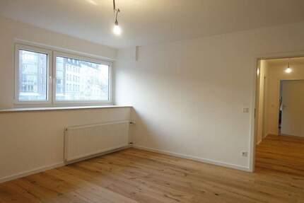 Umfassend sanierte 2-Zimmer-Stadtwohnung in zentraler Lage - mit Tiefgaragenstellplatz 2 zimmer