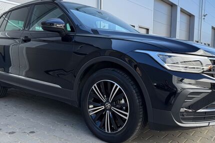 VW Tiguan 35.211 km 24.589 &euro; Willich 47877