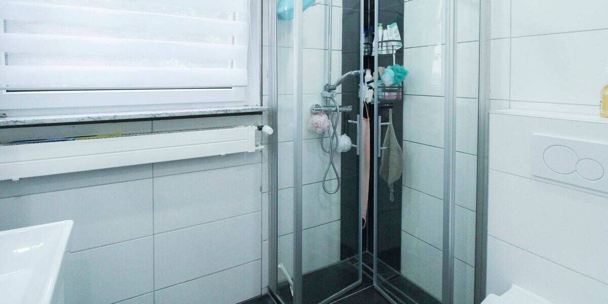 Etagenwohnung Düsseldorf Eller - 4 Zimmer, 90 m&sup2;, 395.000&euro; | Angebot:26852427