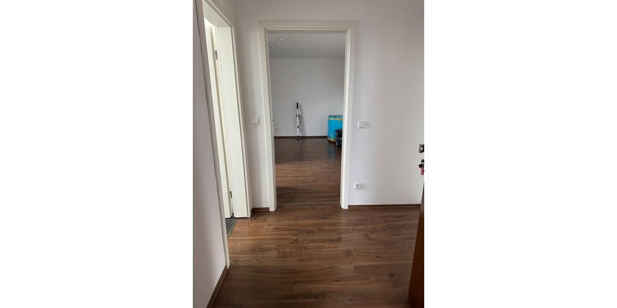 Dachgeschoßwohnung Krefeld Benrad - 2 Zimmer, 80 m&sup2;, 700&euro; | Angebot:26350529