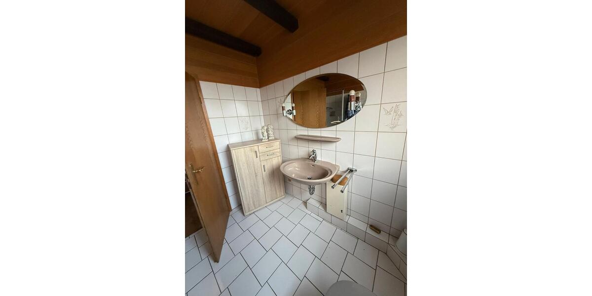 Etagenwohnung Duisburg Mittelmeiderich - 3 Zimmer, 94 m&sup2;, 145.000&euro; | Angebot:26380330