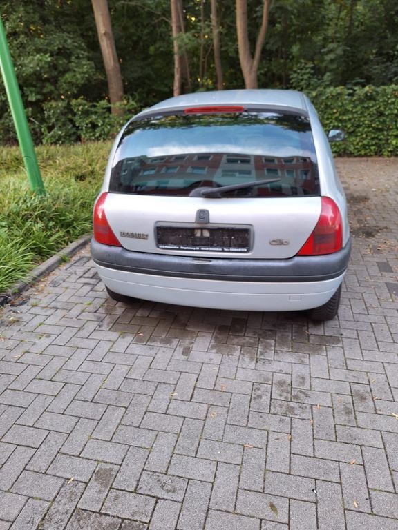 Renault Clio 176.042 km 999 € Voerde 46562