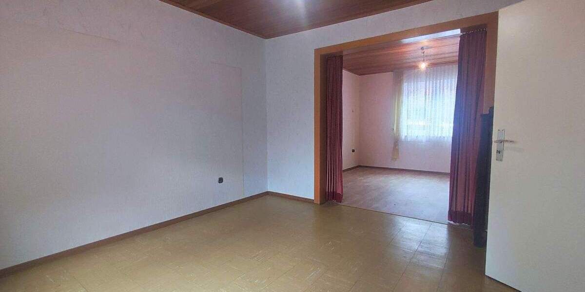 Reihenmittelhaus Düsseldorf Heerdt - 1 Zimmer, 285 m&sup2;, 695.000&euro; | Angebot:24696292