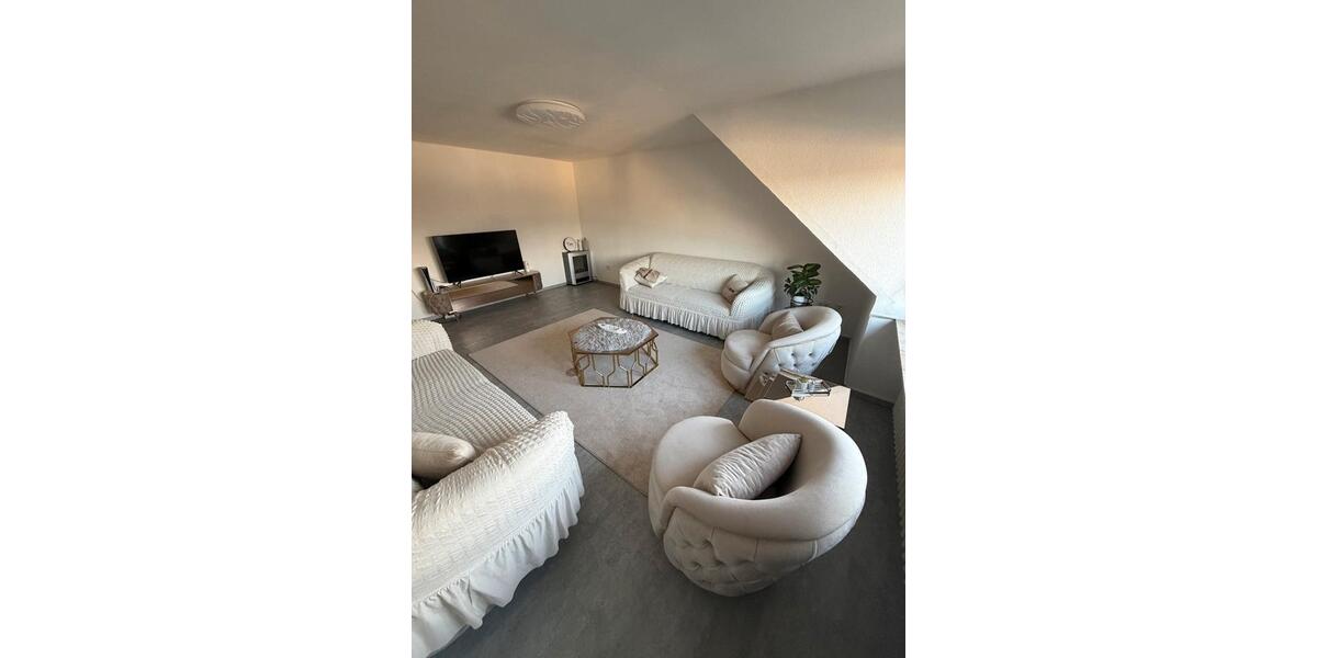 Dachgeschoßwohnung Moers - 3 Zimmer, 72 m&sup2;, 500&euro; | Angebot:26085455