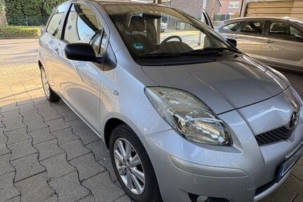 Toyota Yaris 108.000 km 3.690 &euro; Dinslaken 46537
