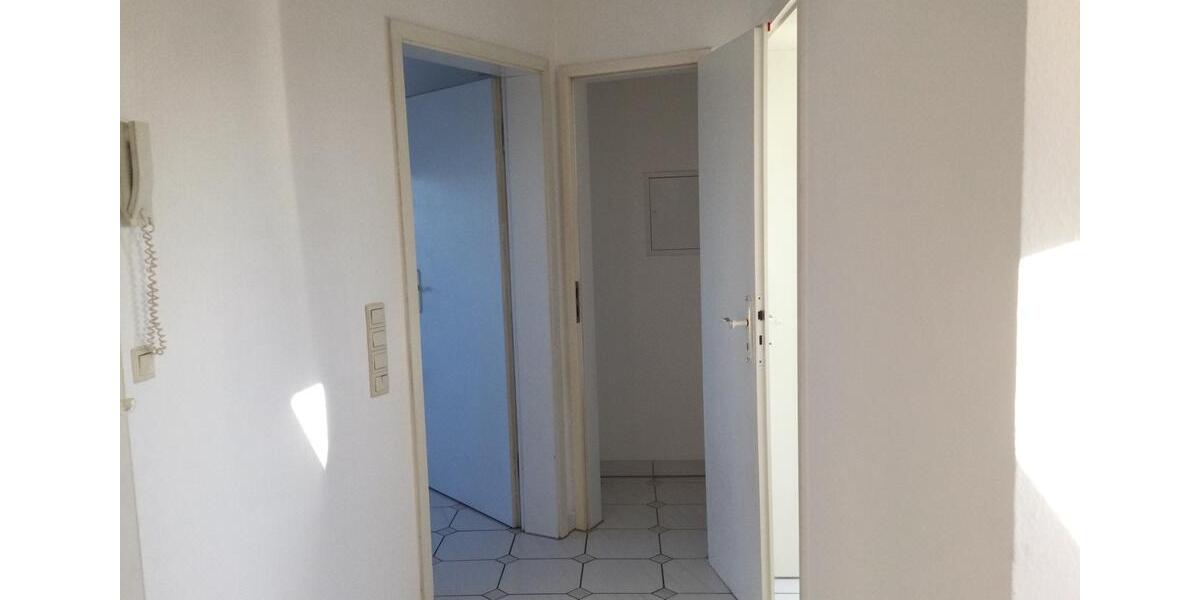 Dachgeschoßwohnung Krefeld Cracau - 2.5 Zimmer, 65 m&sup2;, 560&euro; | Angebot:25420402