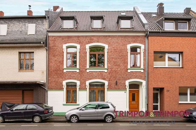 Haus zum Kaufen in Krefeld 479.800 € 247 m²
