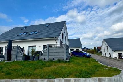 Helle und moderne Doppelhaushälfte in Tensfeld ab 08.2025 frei