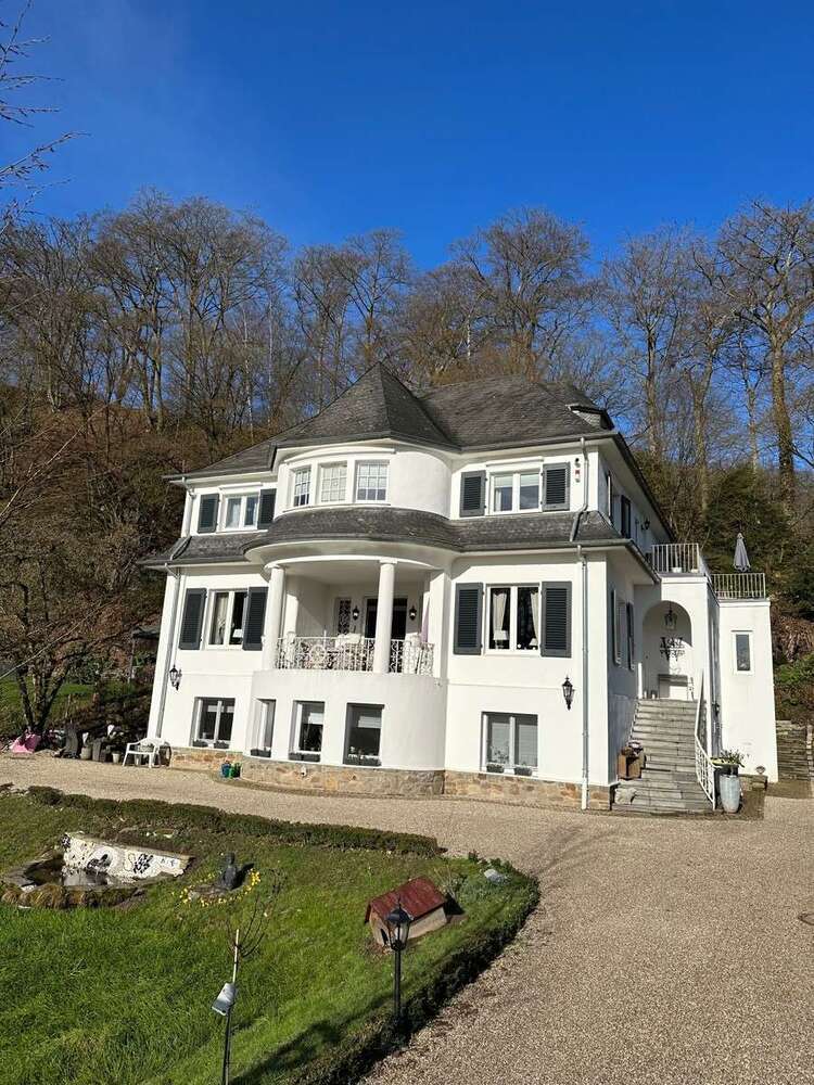 Haus zum Kaufen in Essen Werden 2.990.000 € 490 m²